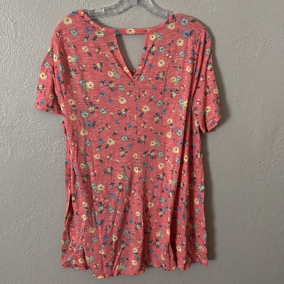 Women’s Plus Size Lane Bryant Floral Top, 18/20 2X Coral Leightweight - Picture 6 of 7